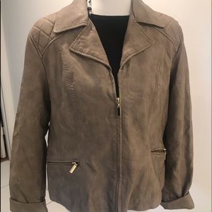 Alfani Women’s Faux LeatherTan zip Jacket Size XL